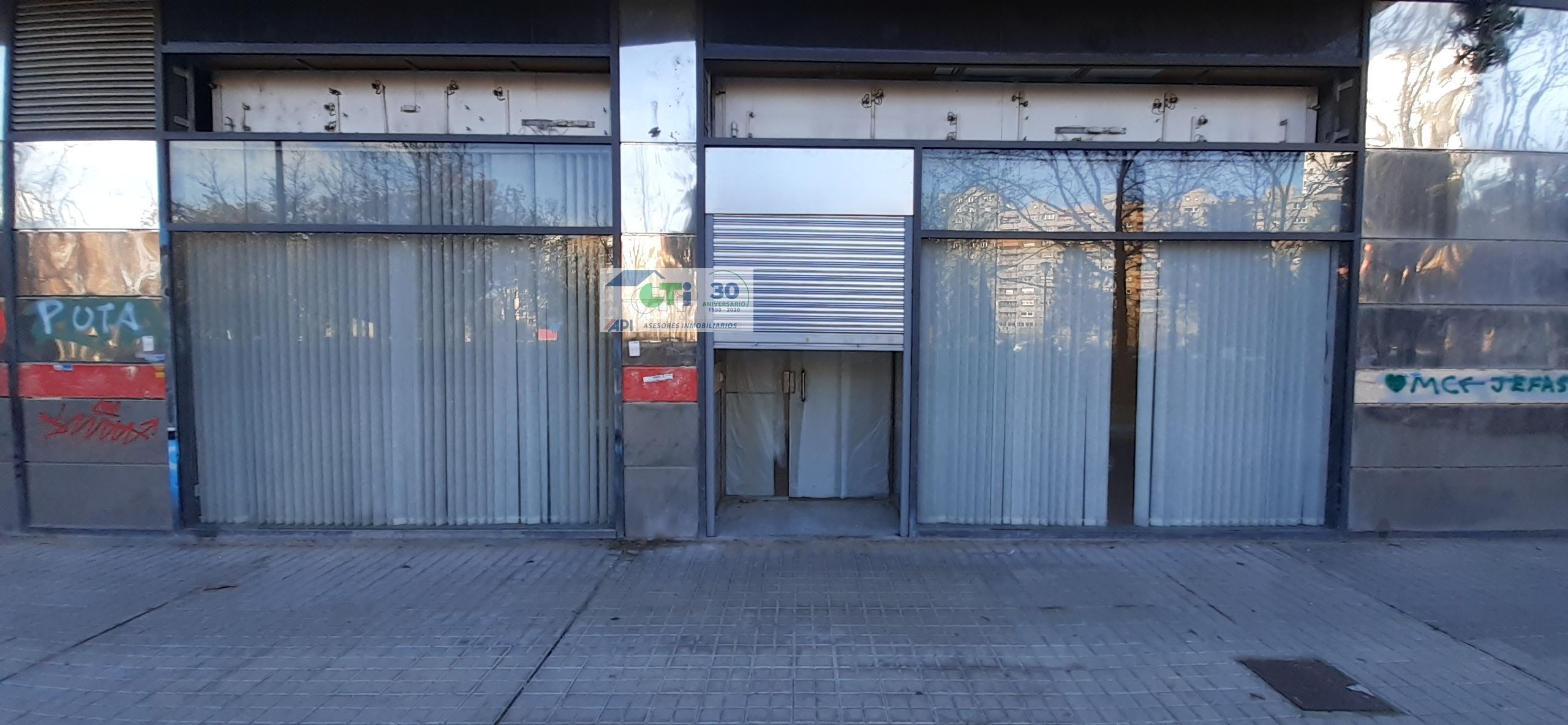 Premises for sale in  Zaragoza Capital
