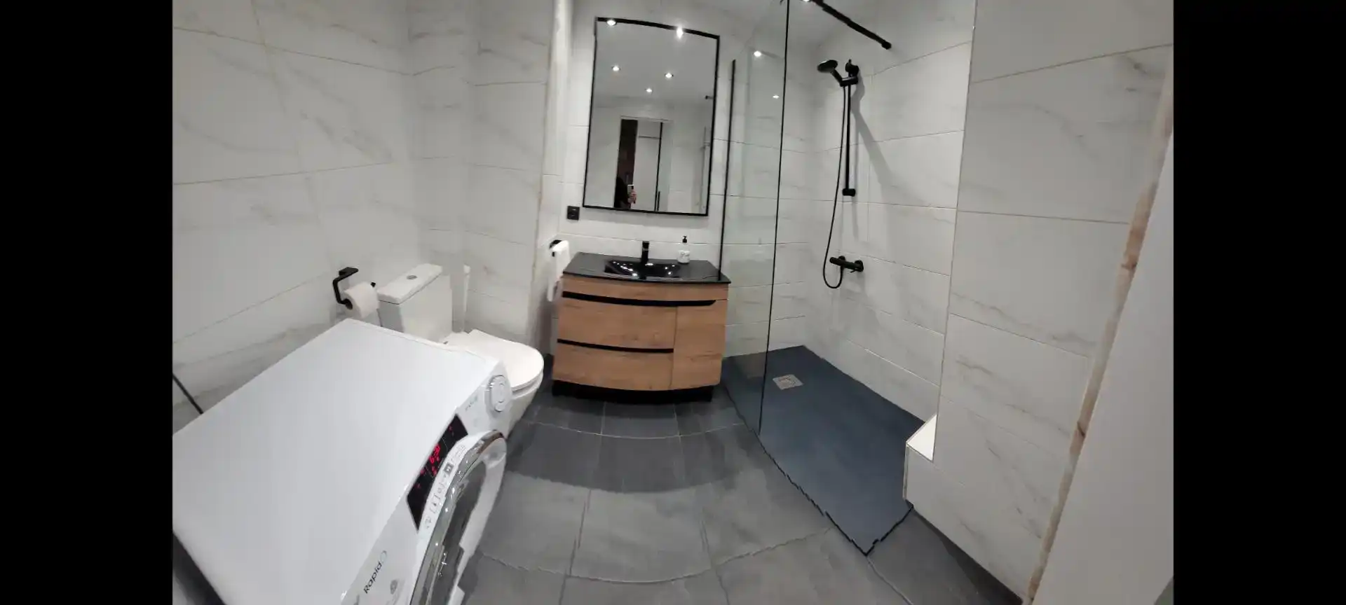 Badezimmer von Wohnungen zur Miete in Salou mit Klimaanlage, Schwimmbad und Balkon