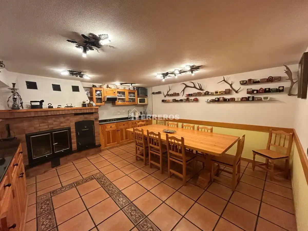 Casa adosada en venta en Baños de Río Tobía con Aire acondicionado, Calefacción y Parquet