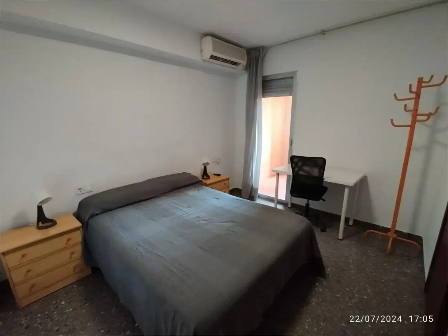 Schlafzimmer von Wohnung zur Miete in  Valencia Capital mit Klimaanlage und Balkon
