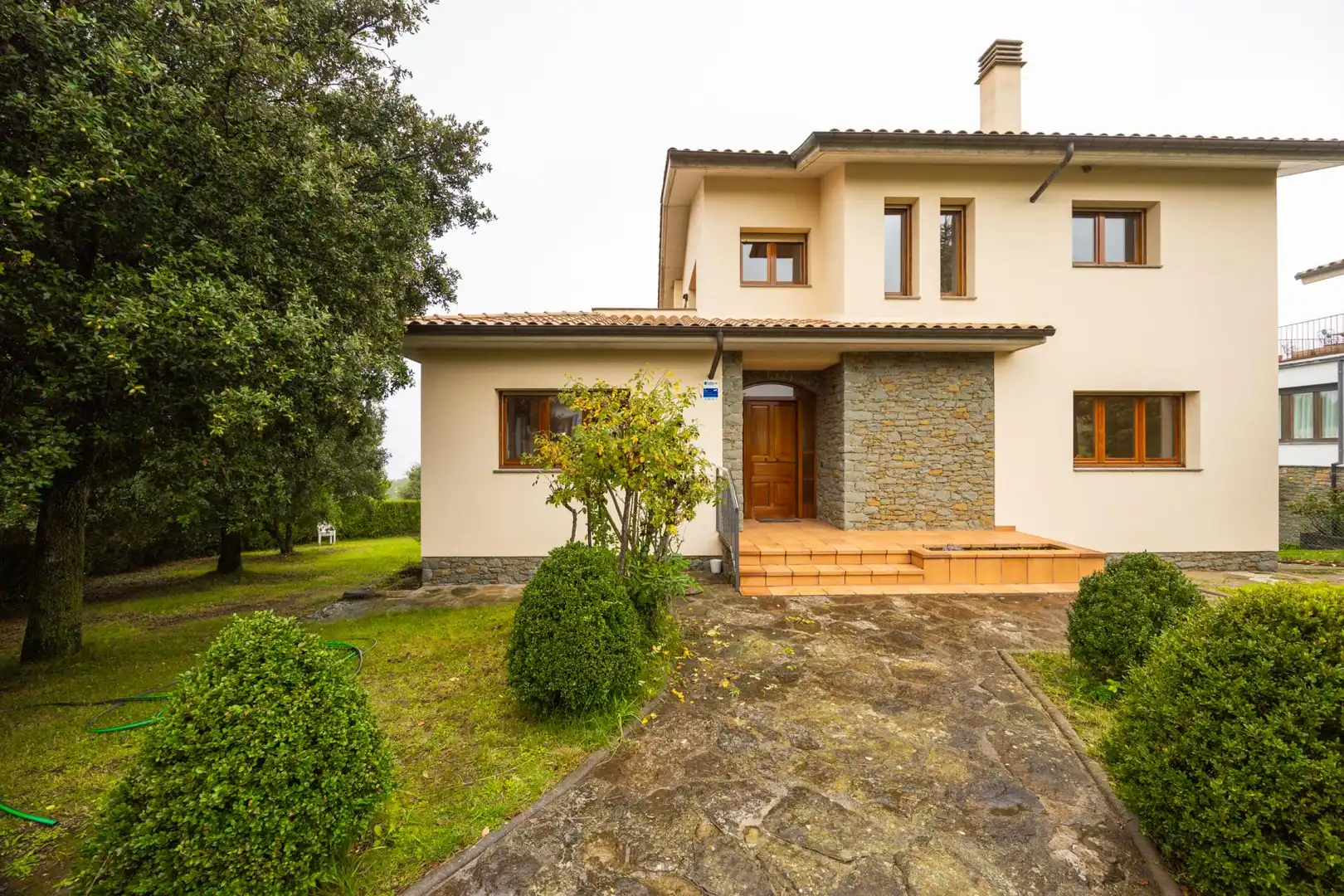 Vista exterior de Casa o chalet en venta en L'Esquirol con Calefacción, Jardín privado y Terraza