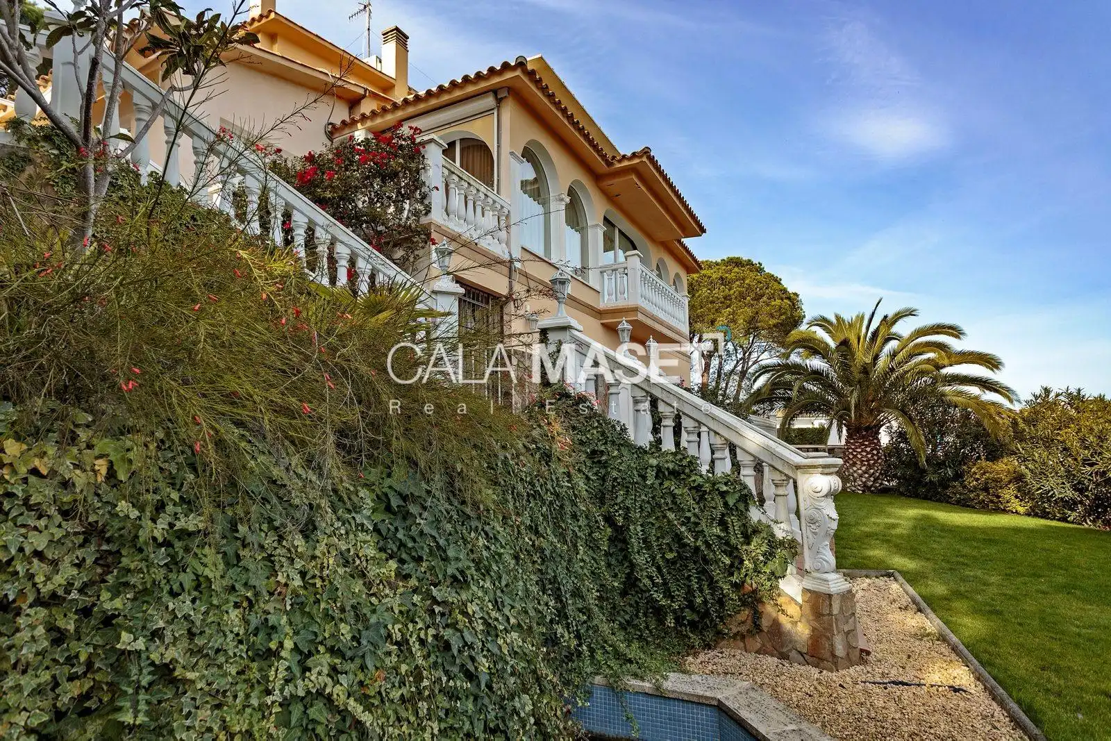 Außenansicht von Haus oder Chalet zum Verkauf in Calonge i Sant Antoni mit Heizung, Privatgarten und Terrasse