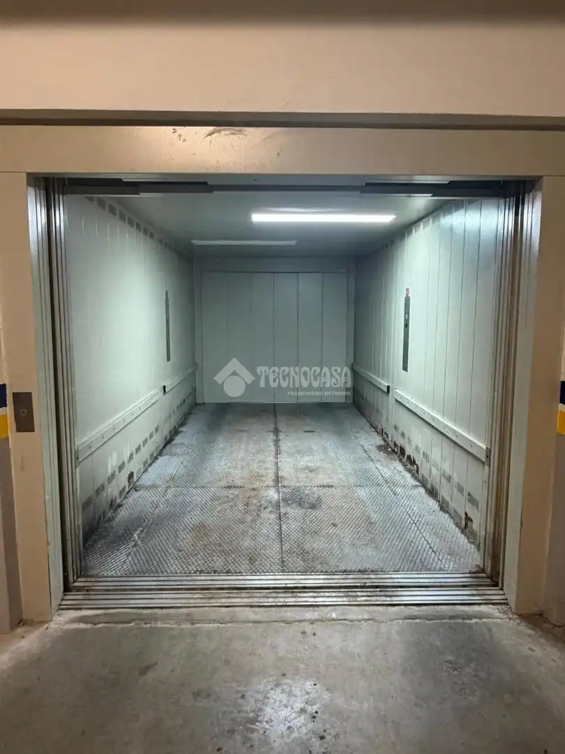 Parkplatz von Garage zum Verkauf in Valladolid