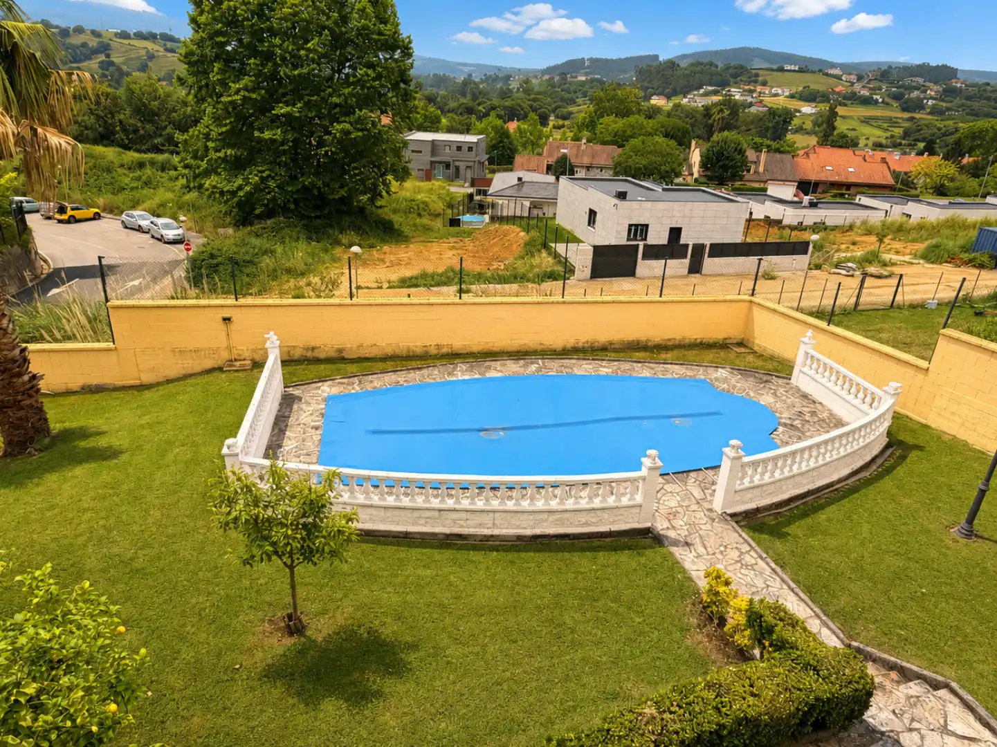 Schwimmbecken von Haus oder Chalet zum Verkauf in Piélagos mit Heizung, Privatgarten und Terrasse