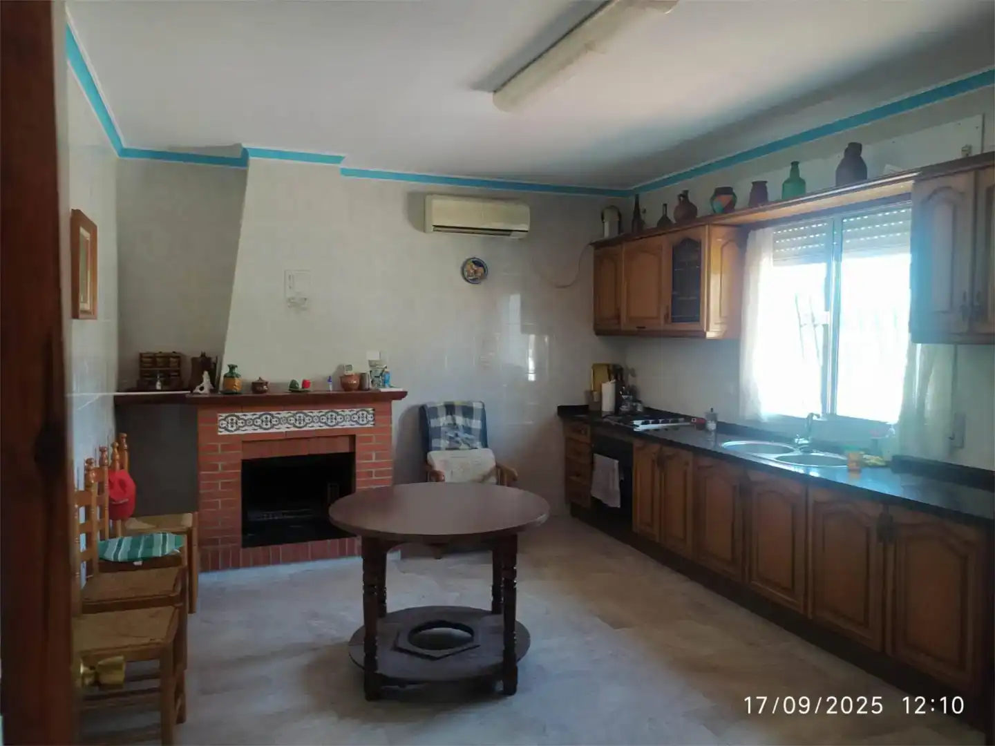 Cuina de Finca rústica en venda en Alfarnatejo amb Aire condicionat i Jardí privat