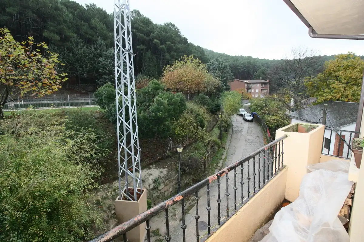 Vista exterior de Piso en venta en Cuevas del Valle con Calefacción, Amueblado y Balcón