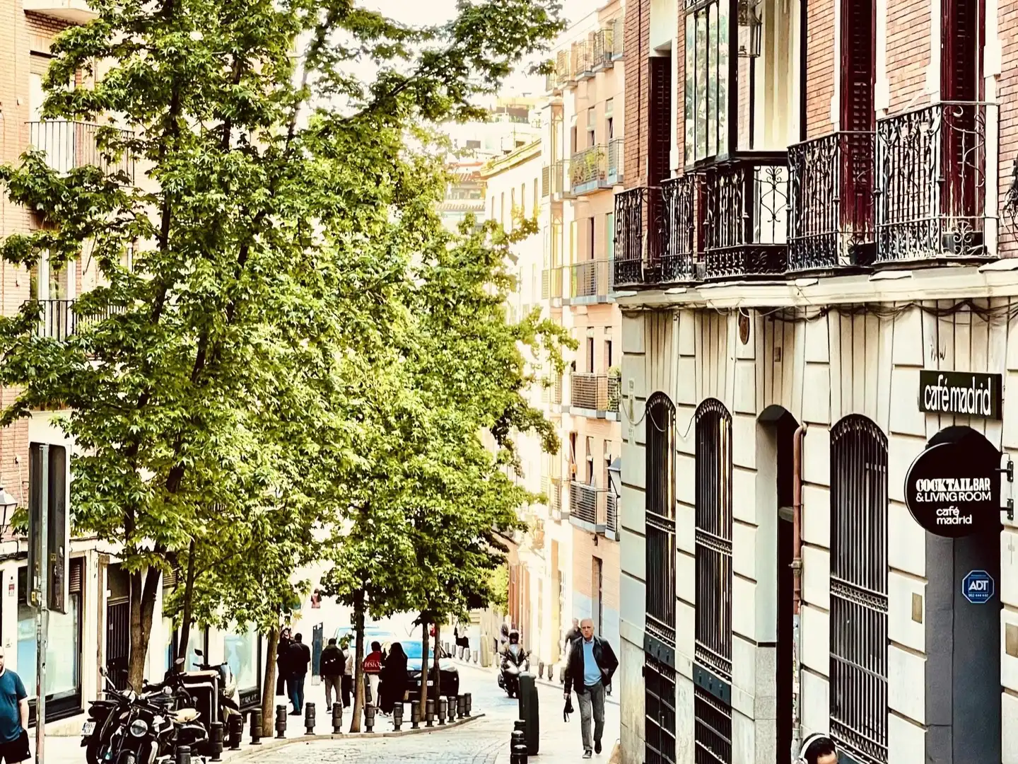Vista exterior de Apartamento en venta en Madrid con Calefacción