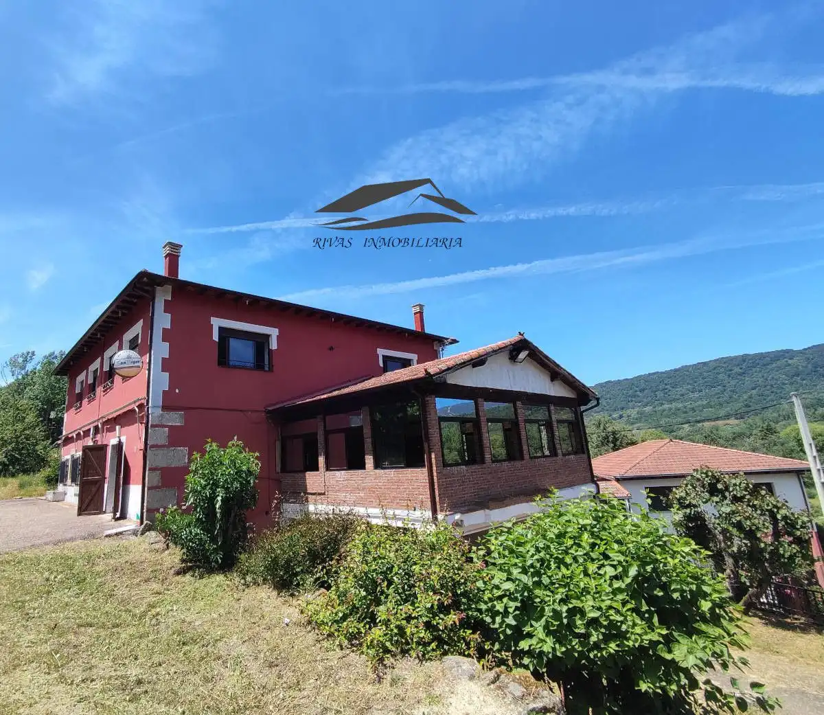 Exterior view of Commercial properties for sale in Miranda del Castañar  with Furnished