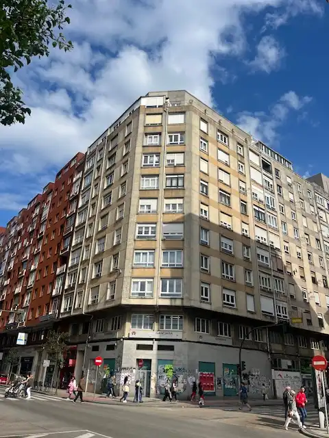 Außenansicht von Wohnung zum Verkauf in Santander mit Heizung, Abstellraum und Ofen