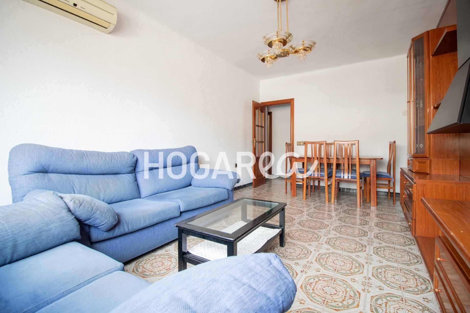 Sala de estar de Piso en venta en L'Hospitalet de Llobregat con Aire acondicionado