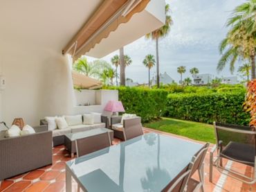 Casa a schiera con piscina in vendita a Estepona Pueblo