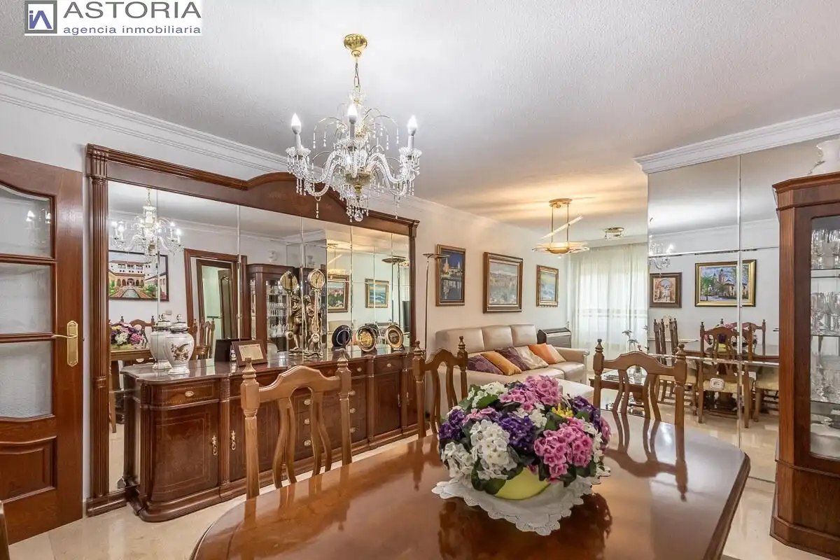 Flat with lift for sale in Calle ARQUITECTO JIMENEZ LACAL, imagen 4