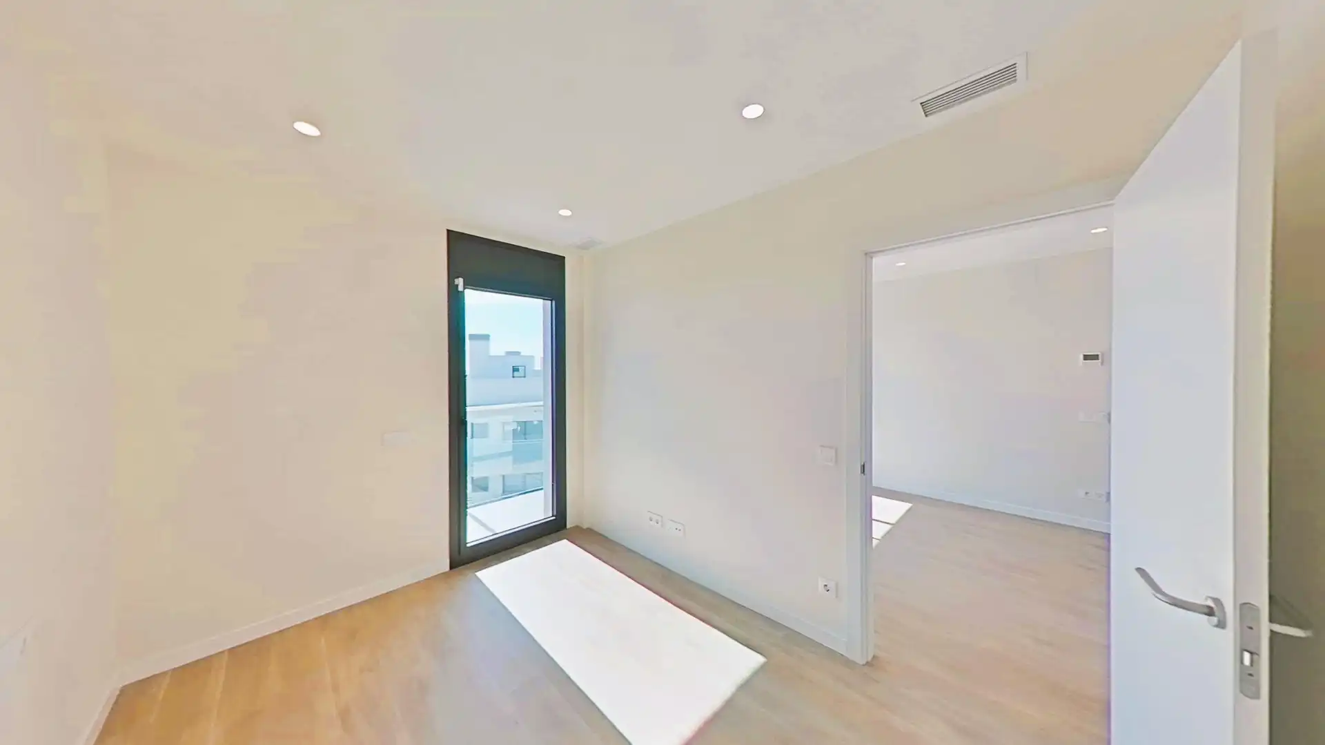 Habitación de Ático en venta en Cubelles con Aire acondicionado, Calefacción y Jardín privado
