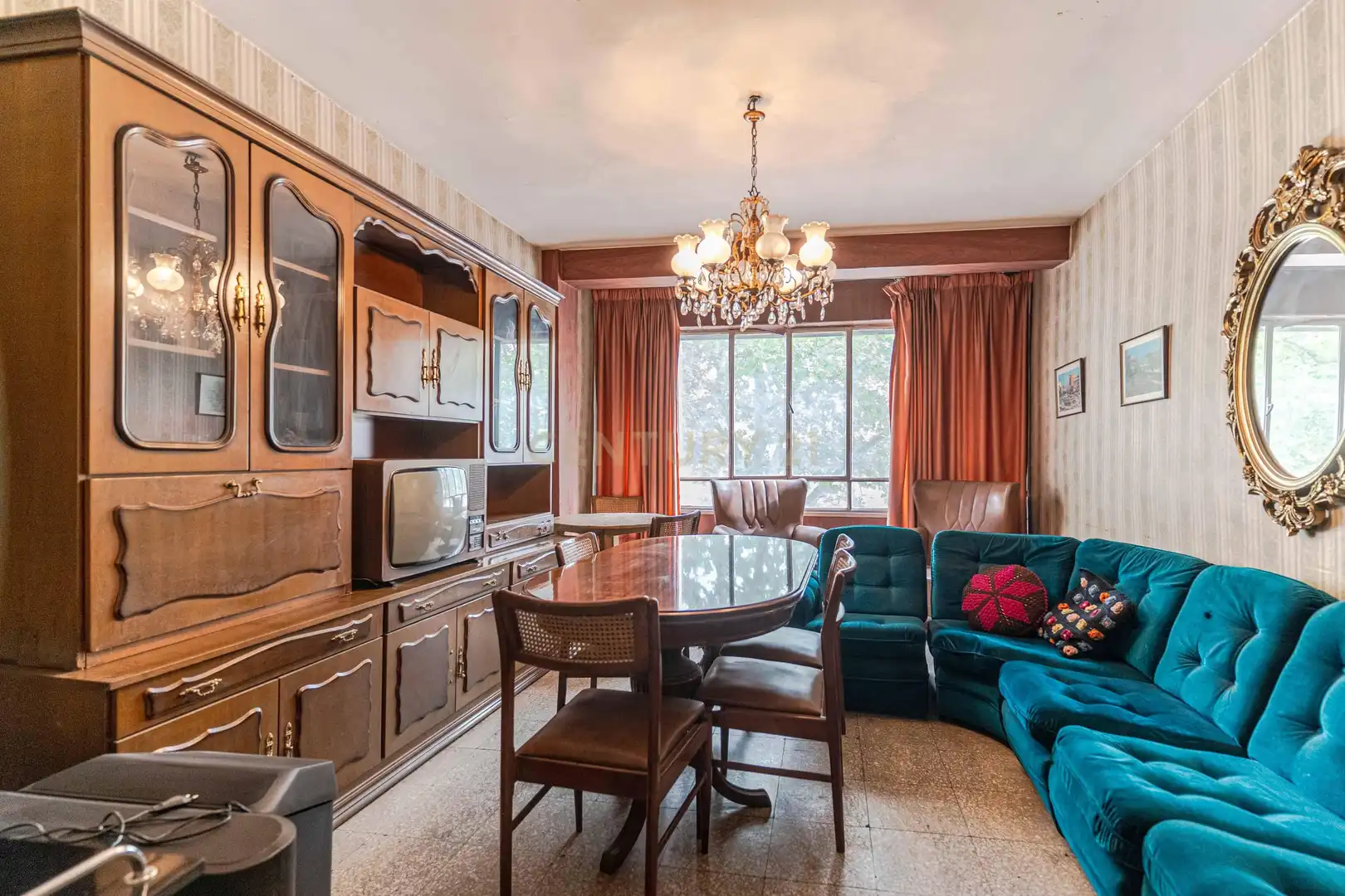 Sala d'estar de Apartament en venda en Granada amb Balcó