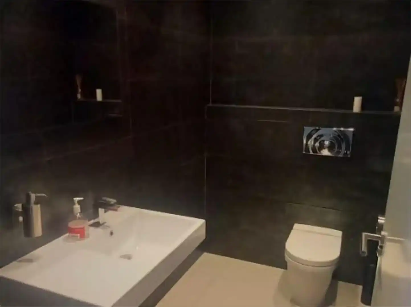Badezimmer von Geschaftsraum zur Miete in Llombai