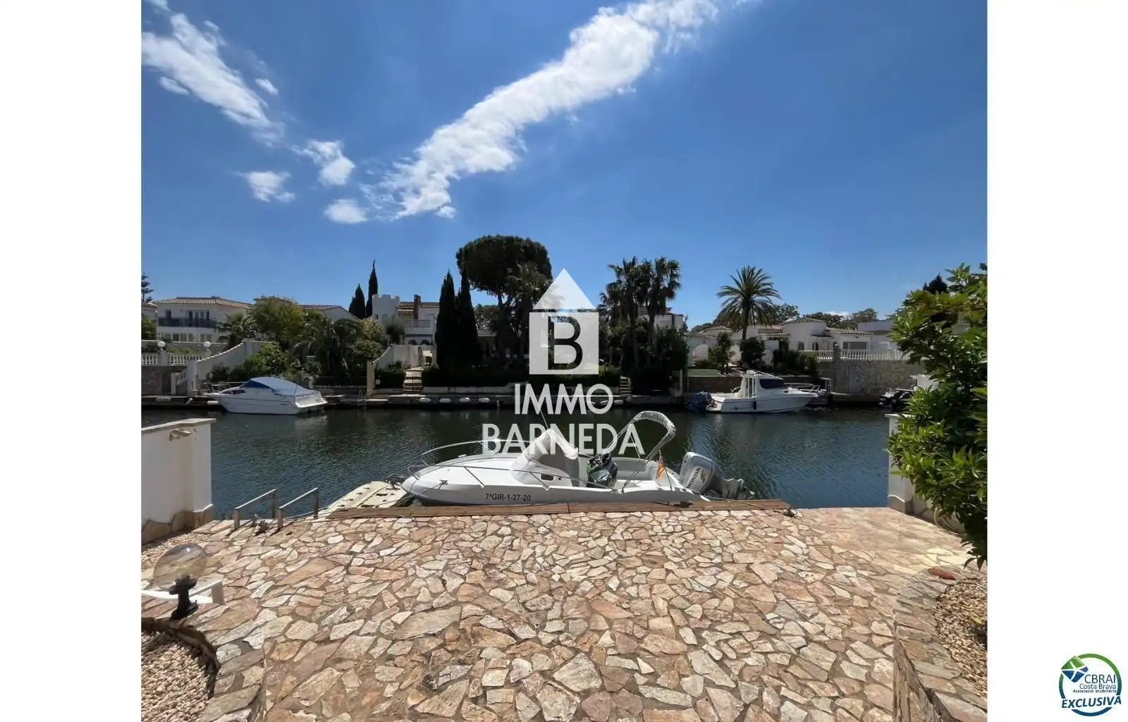 Vista exterior de Casa o xalet en venda en Empuriabrava amb Calefacció, Jardí privat i Terrassa