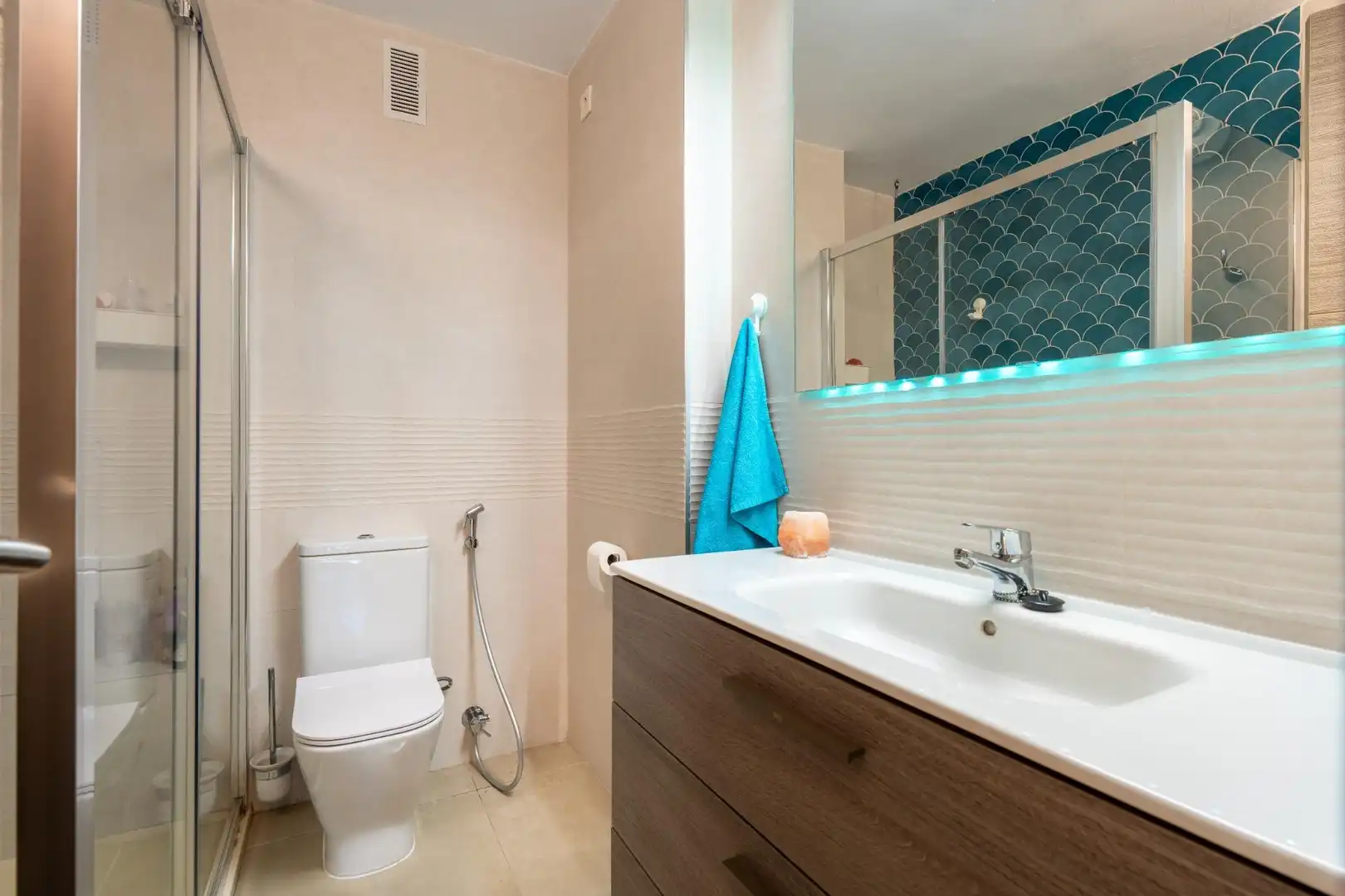 Baño de Piso en venta en Almería con Aire acondicionado, Calefacción y Terraza
