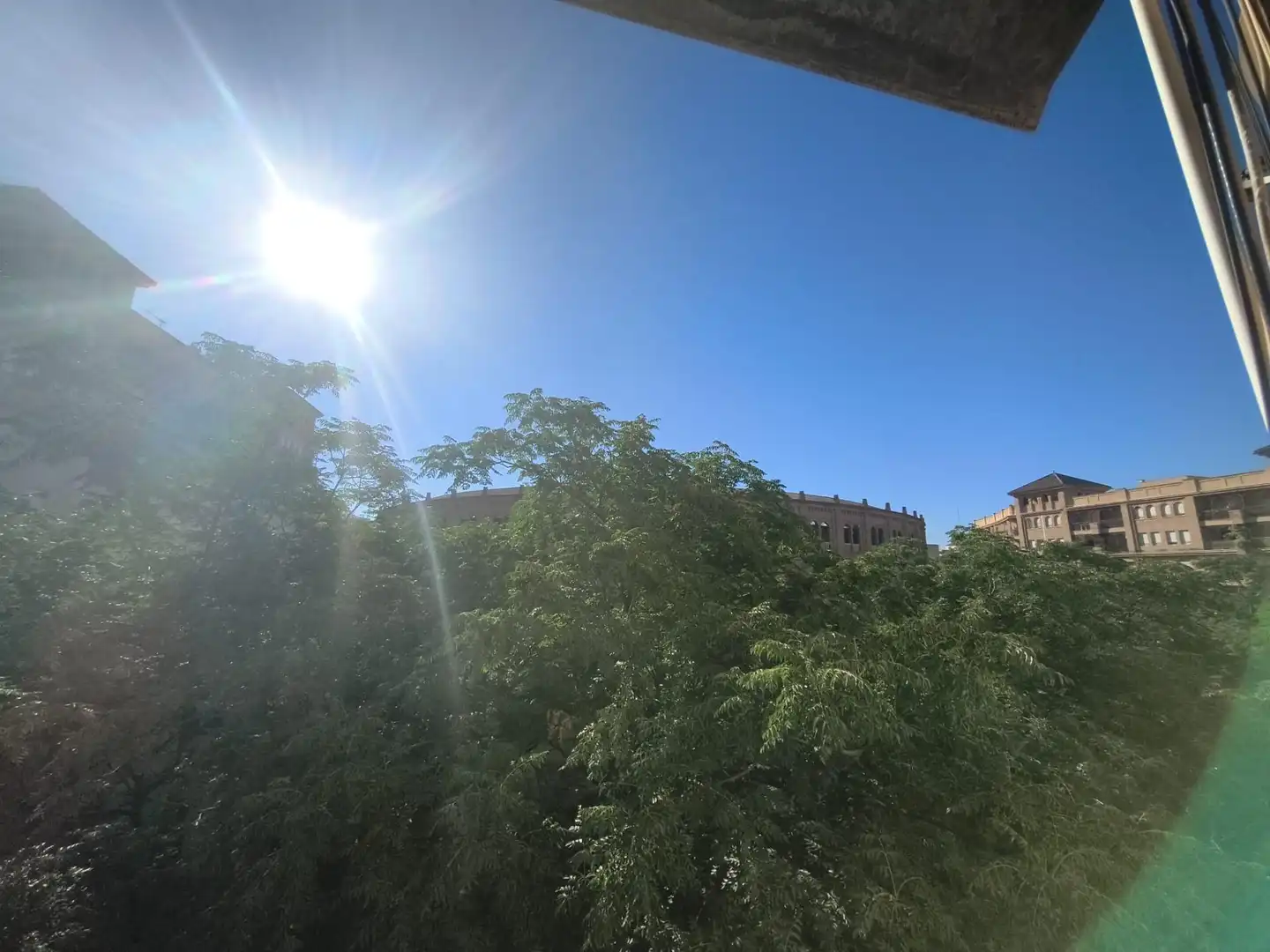 Vista exterior de Pis de lloguer en Granada amb Terrassa i Moblat