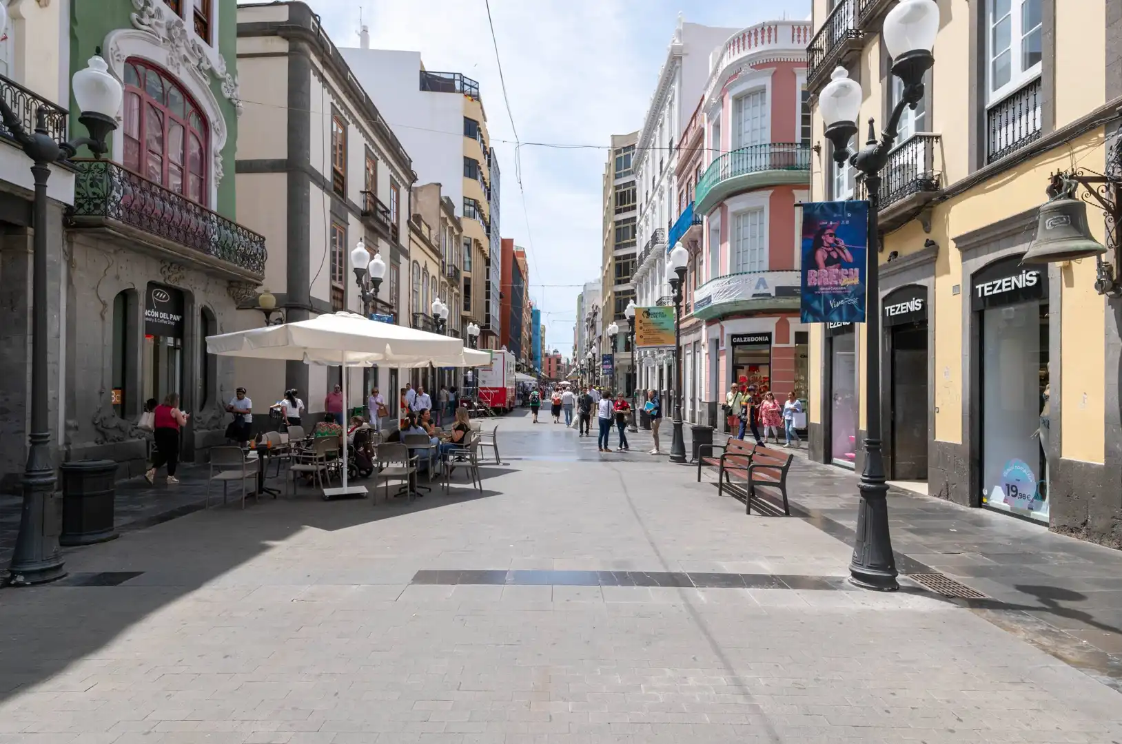 Vista exterior de Àtic en venda en Las Palmas de Gran Canaria amb Aire condicionat, Calefacció i Terrassa