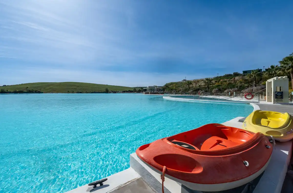 Piscina de Planta baja en venta en Casares con Aire acondicionado, Jardín privado y Terraza