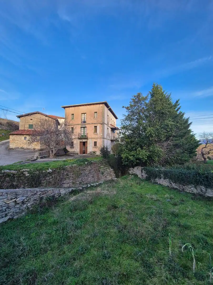 Exterior view of Houses for sale in Valle de Mena  with Private garden, Storage room and Balcony