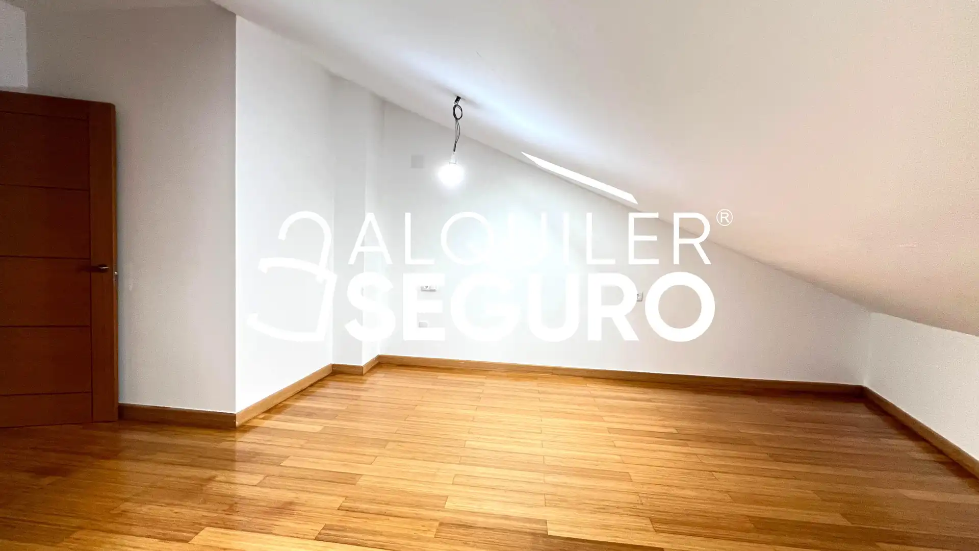 Bedroom of Attic for rent in Camarena  with Air Conditioner, Heating and Terrace