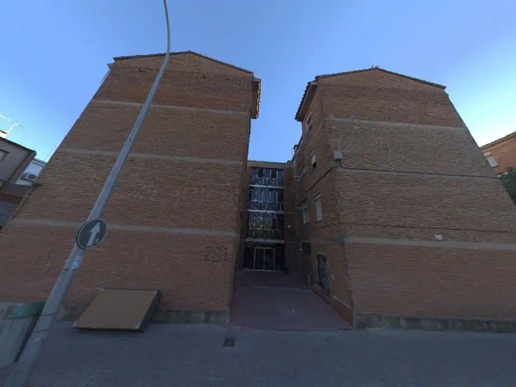 Vista exterior de Piso en venta en Cerdanyola del Vallès