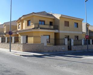 Casa adosada en venda a Calle dalias, 1, El Pinós / Pinoso