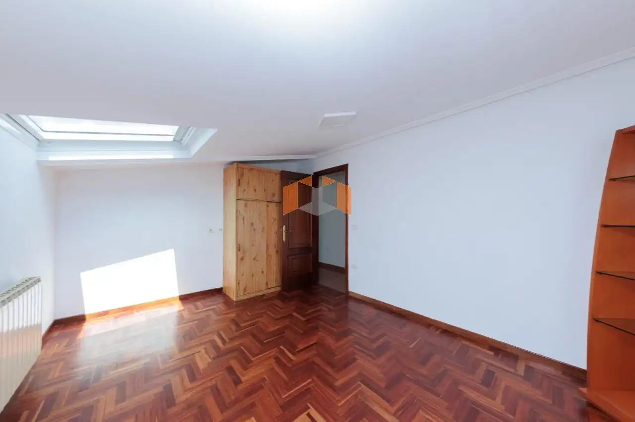 Houses for sale in Vigo   with Heating, Private garden and Parquet flooring