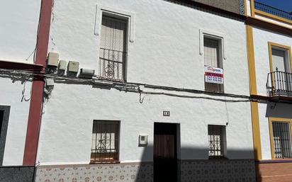 Vista exterior de Casa o xalet en venda en Los Palacios y Villafranca amb Aire condicionat i Terrassa