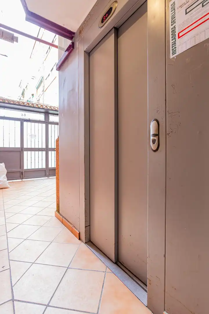 Ground floor for sale in Madrid  with Heating and Furnished