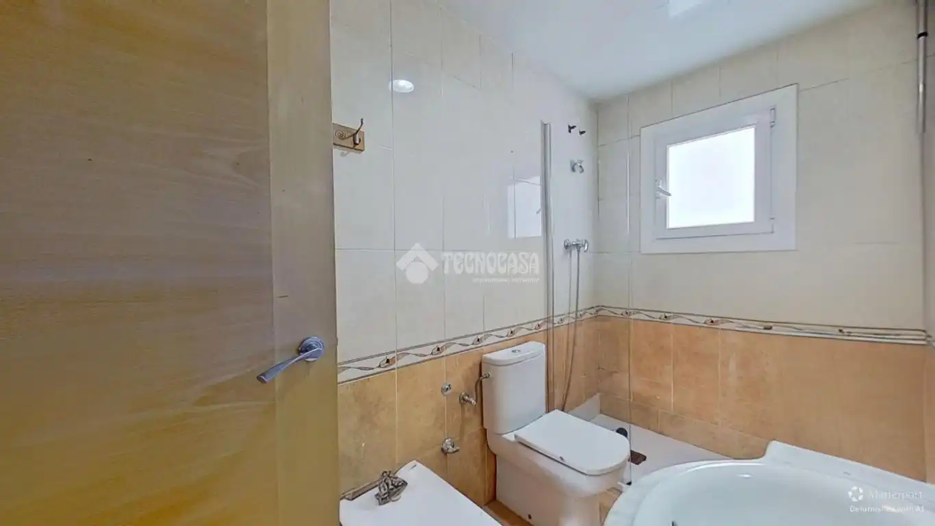 Bathroom of Flat for sale in Cerdanyola del Vallès  with Balcony