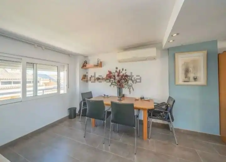 Comedor de Casa adosada en venta en Alicante / Alacant con Aire acondicionado, Calefacción y Jardín privado