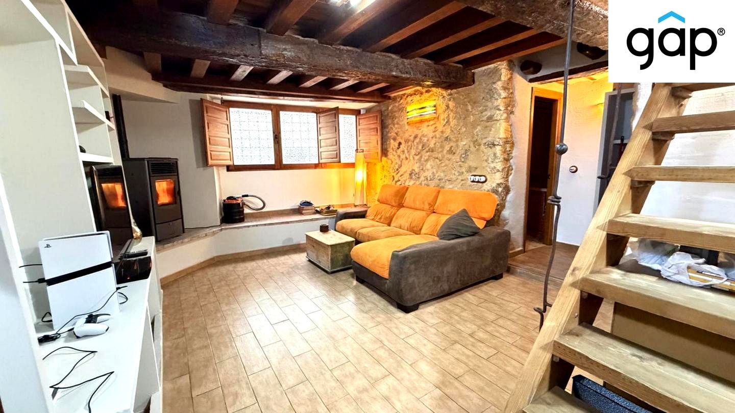 Sala de estar de Piso en venta en Cuenca Capital con Calefacción, Trastero y Amueblado