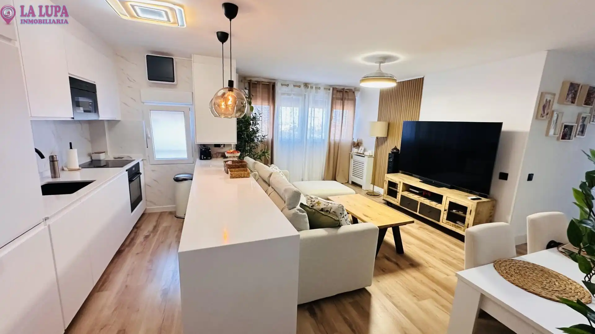 Living room of Flat for sale in Madrid  with Air Conditioner, Heating and Private garden