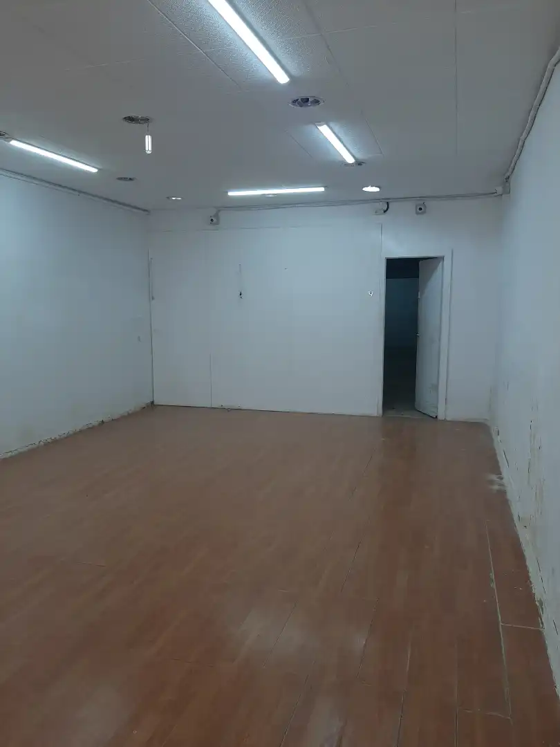 Local en venta en Mataró con Alarma