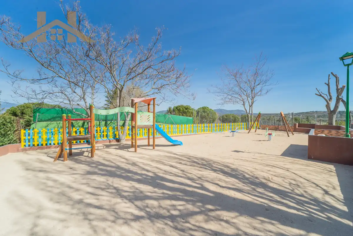 Garden of Detached homes for sale in Galapagar  with Air Conditioner, Heating and Private garden
