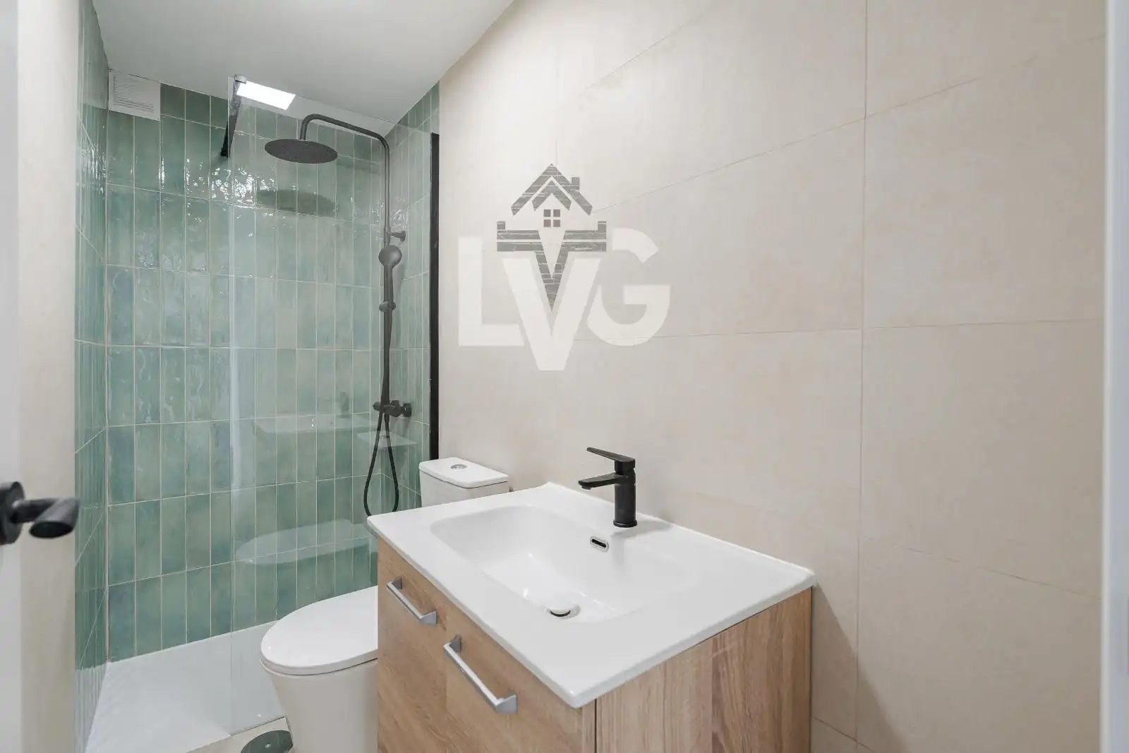 Baño de Piso en venta en Madrid con Aire acondicionado, Calefacción y Terraza