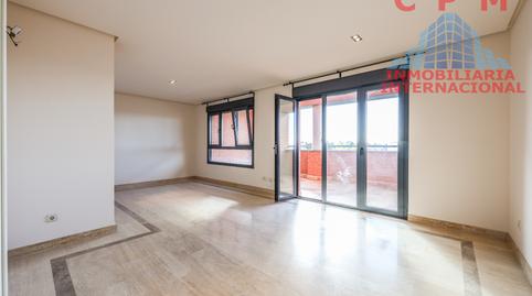 Foto 2 de Ático de alquiler en Valdezarza, Madrid