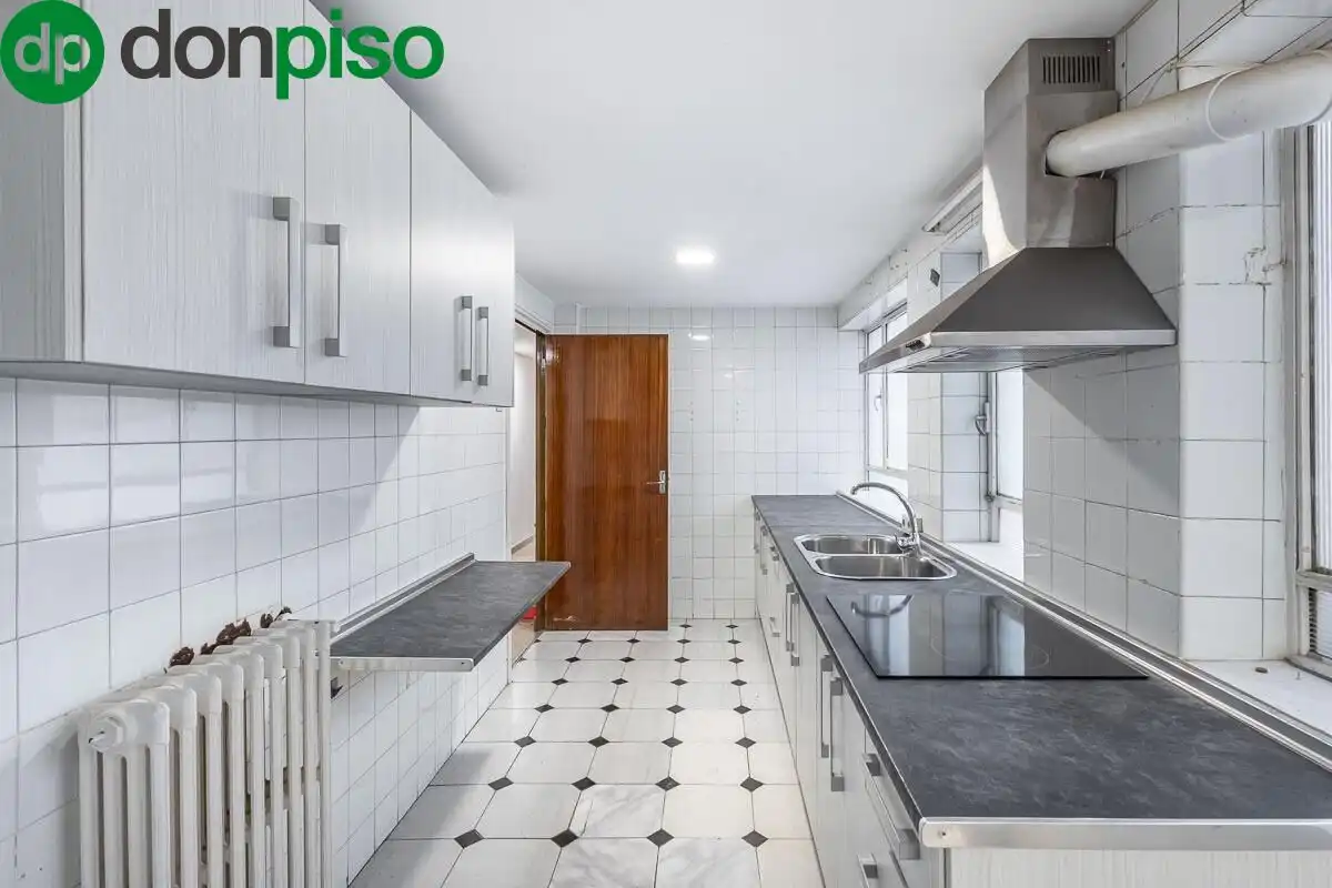 Küche von Wohnung zum Verkauf in Granada