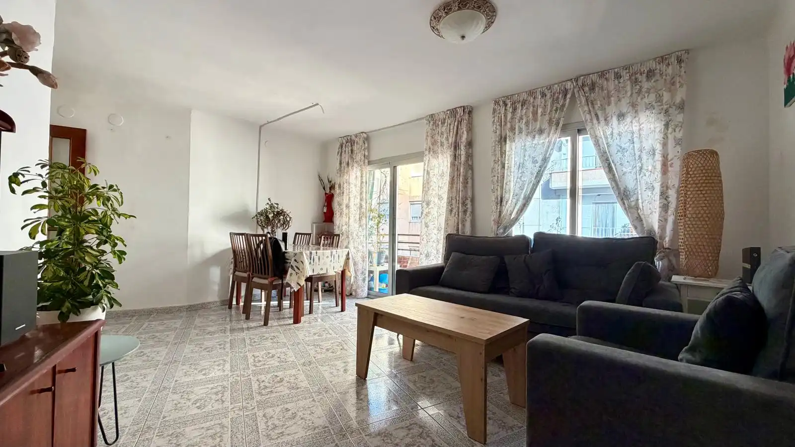 Living room of Flat for sale in Esplugues de Llobregat  with Heating, Terrace and Balcony
