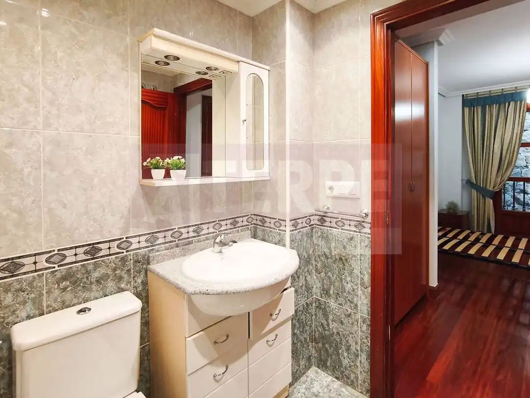 Bathroom of Flat for sale in Errenteria  with Heating, Furnished and Balcony
