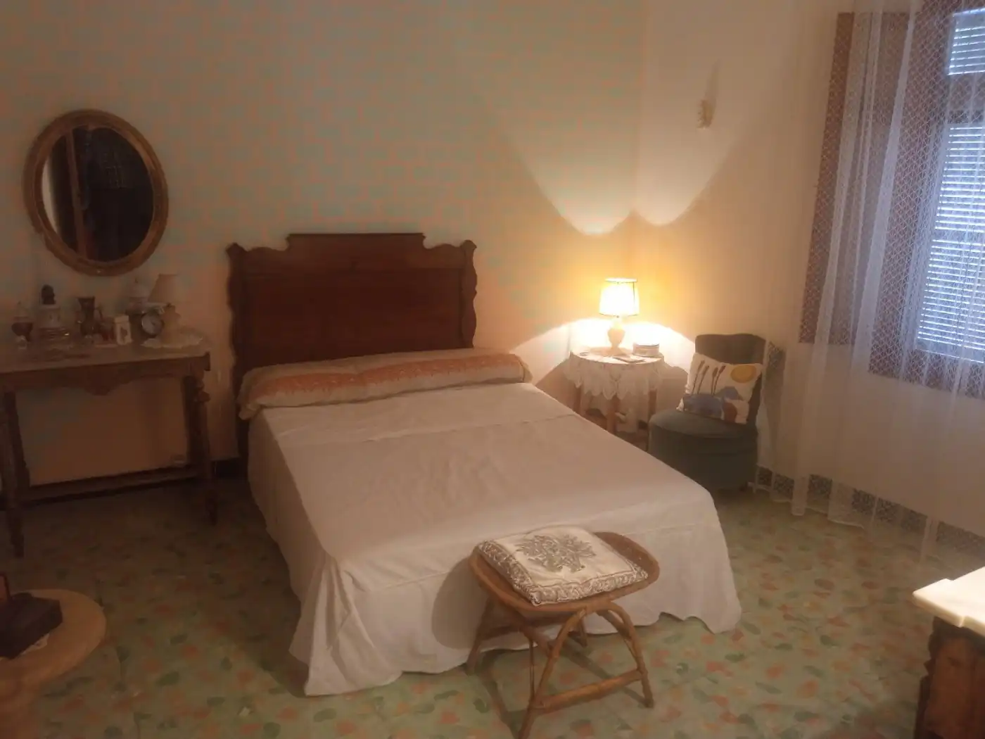 Schlafzimmer von Country house zum Verkauf in Quatretondeta mit Abstellraum und Balkon