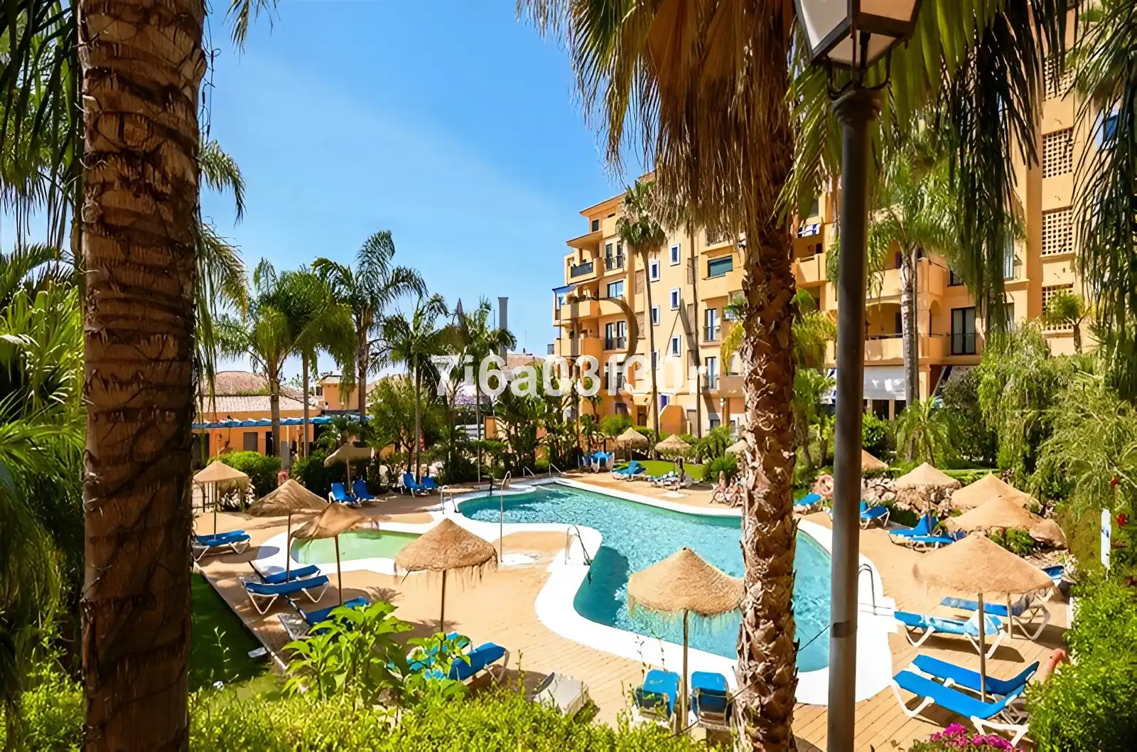 Vista exterior de Apartamento en venta en Marbella con Aire acondicionado, Terraza y Trastero
