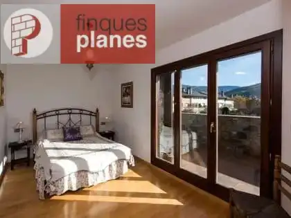 Dormitori de Casa o xalet en venda en La Seu d'Urgell amb Jardí privat, Terrassa i Traster