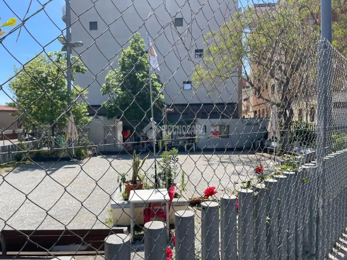 Aparcament de Casa o xalet en venda en Barcelona amb Jardí privat i Terrassa