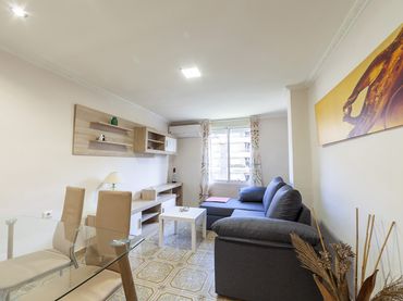 Appartamento con balcone in affitto a Carrer de la Pianista Empar Iturbi