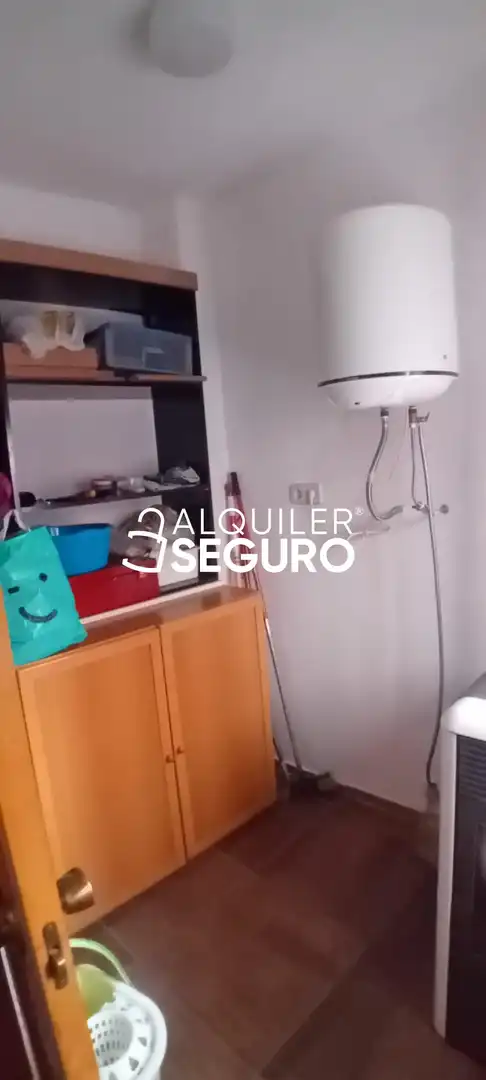Cocina de Piso de alquiler en Canencia, Madrid