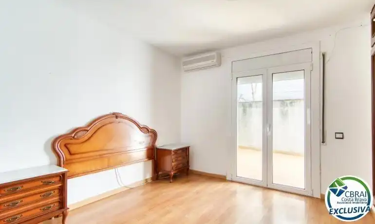 Bedroom of Apartments for sale in Roses  with Air Conditioner, Heating and Parquet flooring
