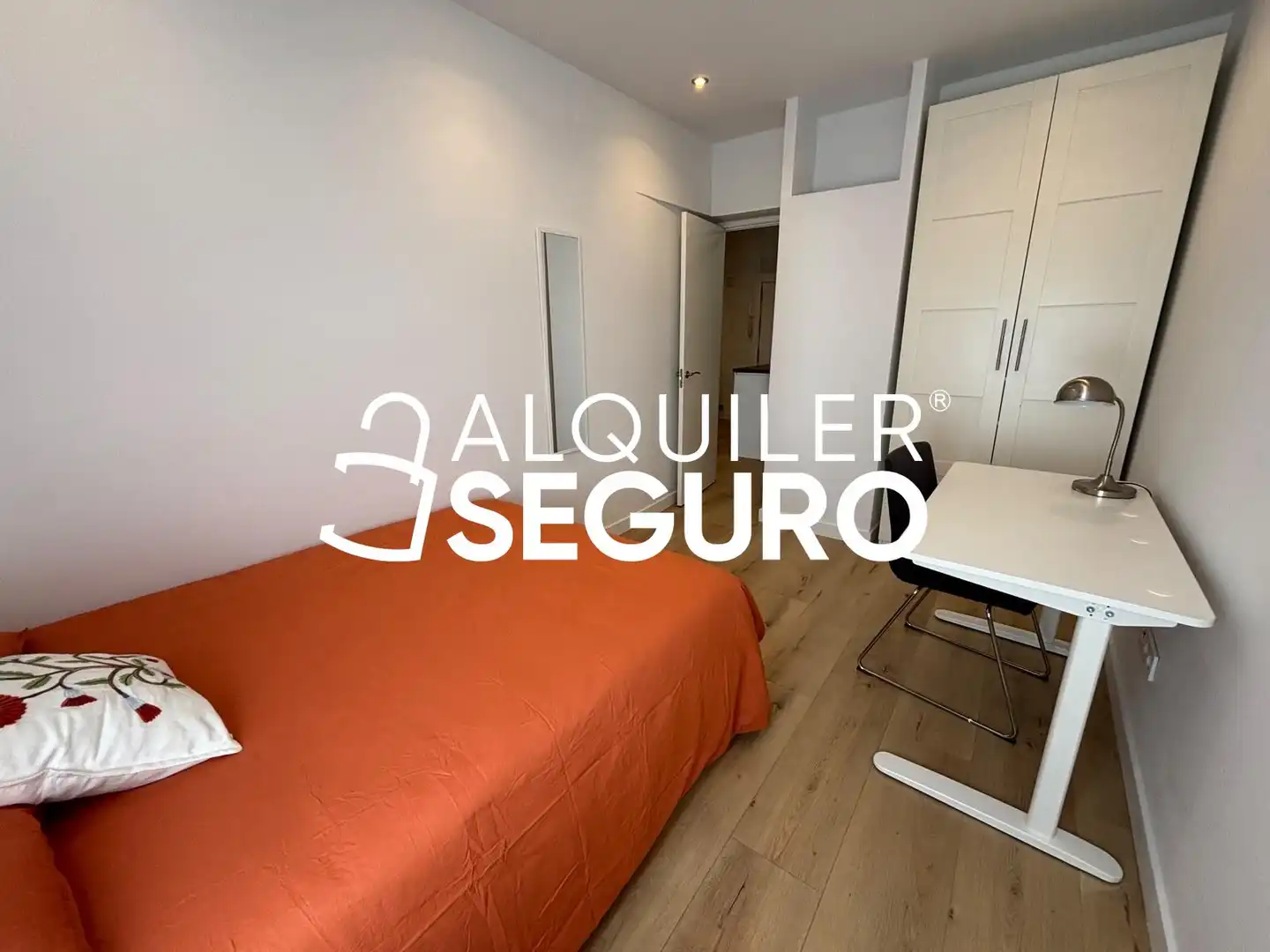 Schlafzimmer von Wohnung zur Miete in Madrid mit Klimaanlage, Heizung und Möbliert